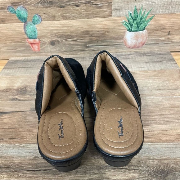 Thom McAn Women's Carine Black Suede Clogs Leather Flower 7.5 wide boho hippie - Picture 7 of 8